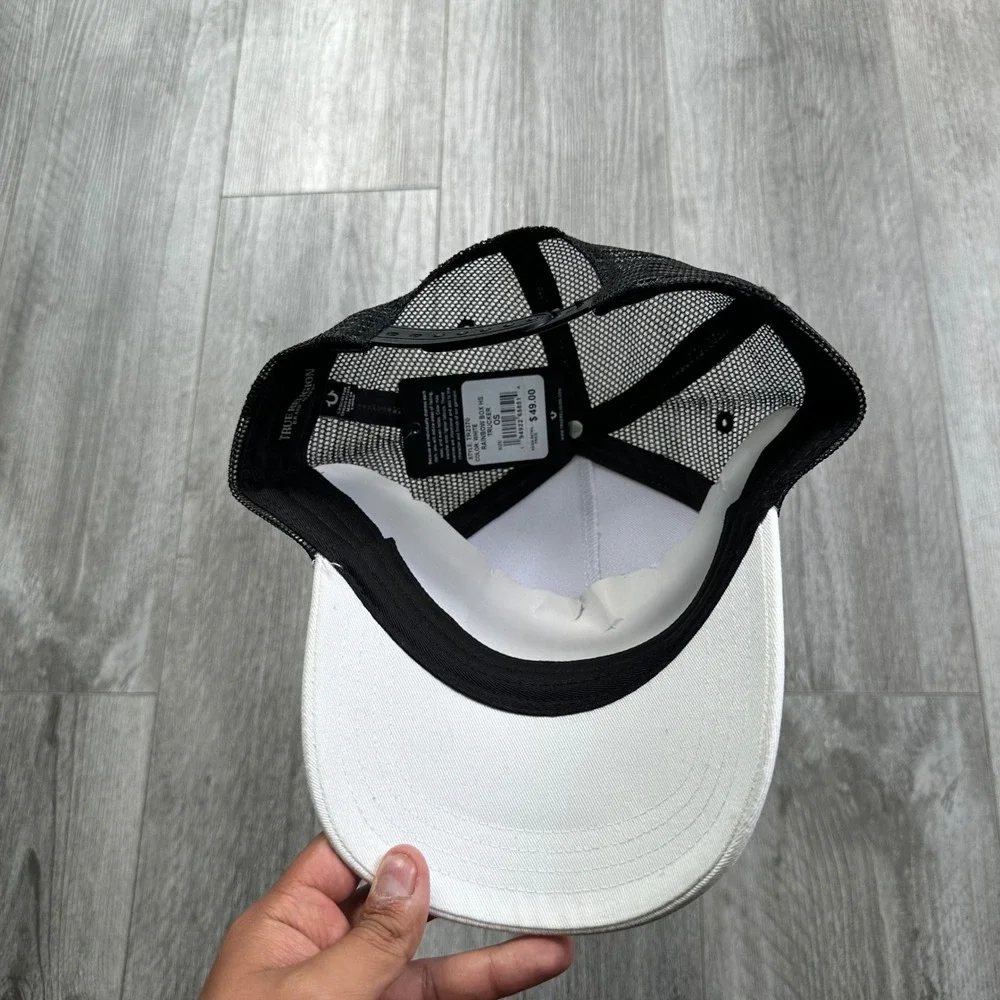 NWT True Religion White Rainbow Horseshoe Trucker Hat OS Mesh Snapback